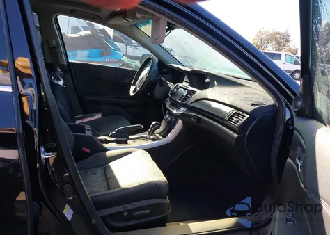 2015 Honda Accord Hybrid Touring z USA, uszkodzony, nr VIN 1HGCR6F78FA012363